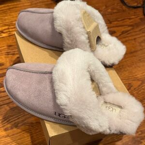 NEW UGG Women's Slippers with Cream Sheepskin